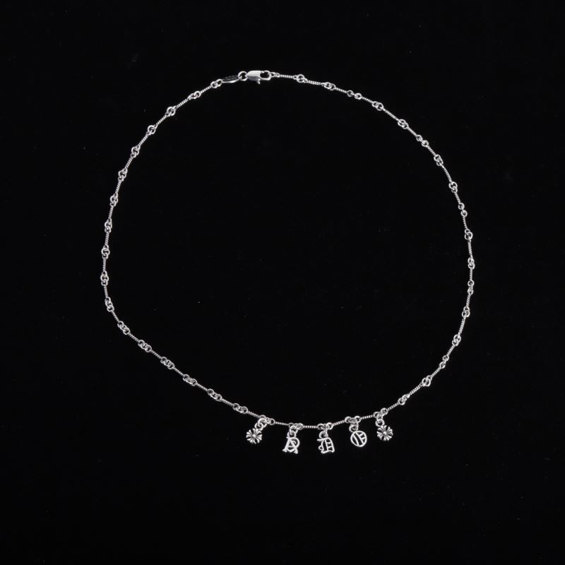 Ch**me He**ts necklaces